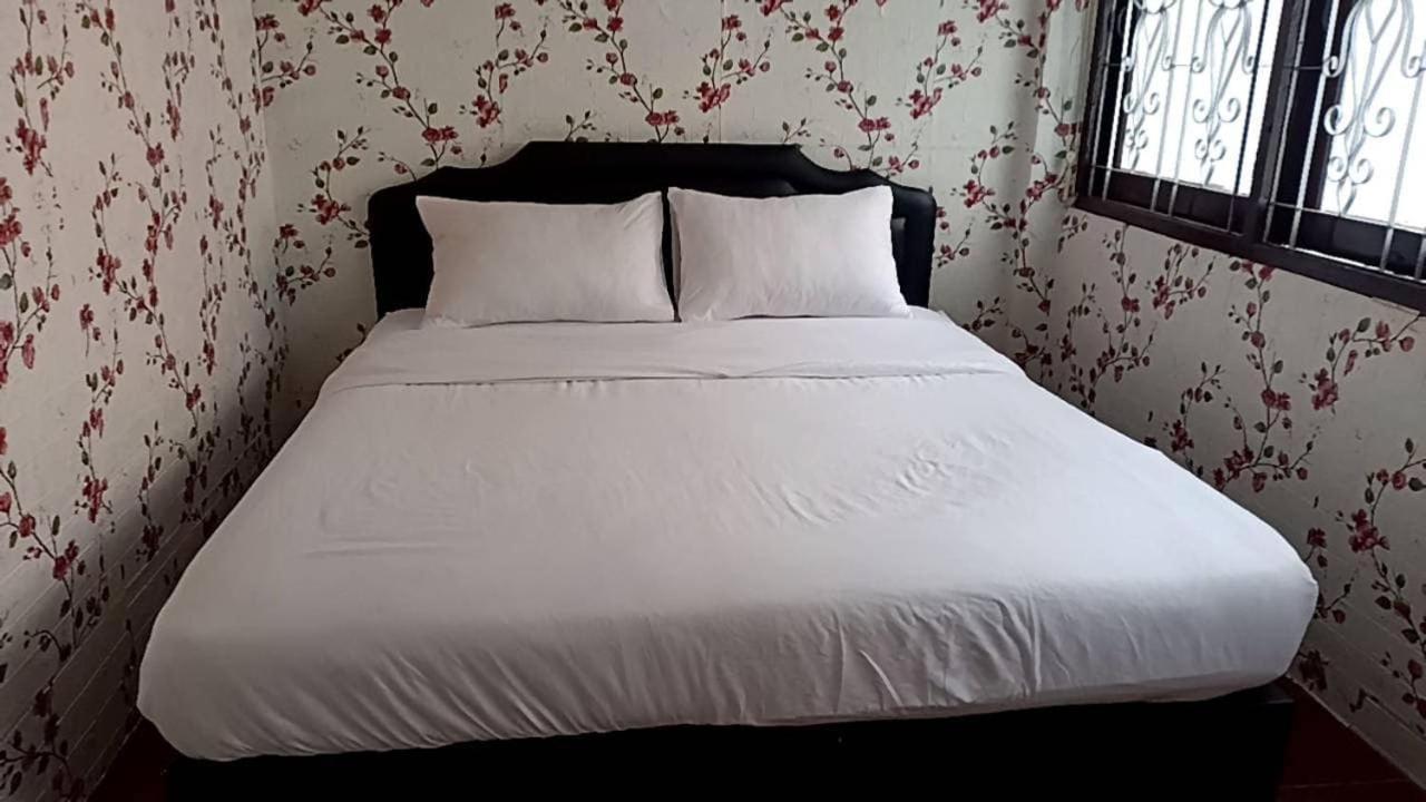 D​ Luck​ Hostel Καντσαναμπούρι Εξωτερικό φωτογραφία