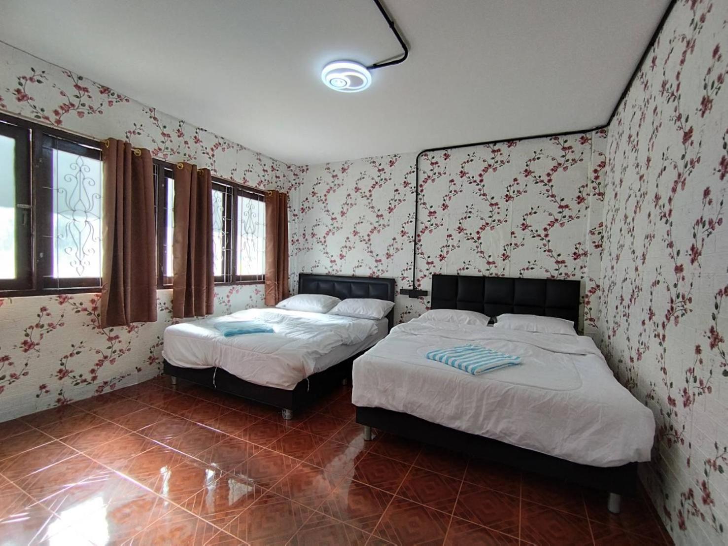 D​ Luck​ Hostel Καντσαναμπούρι Εξωτερικό φωτογραφία